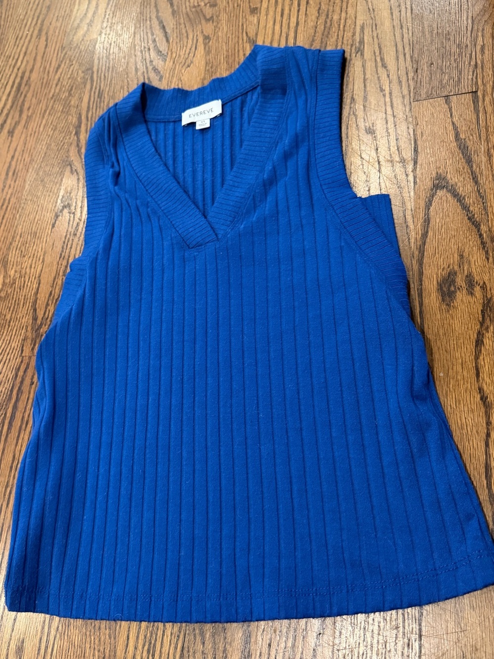 Evereve Ribbed V-Neck Sleeveless Top - Cobalt Blue